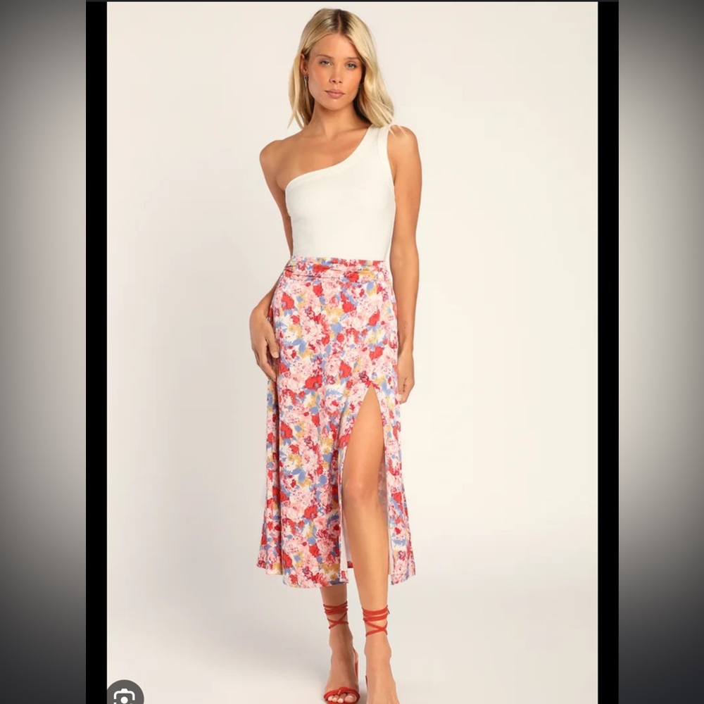 Lulus midi floral skirt with thigh slit in size M
